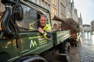 Auch in diesem Jahr hat Baum-Scout Hubertus Wilmers einen Baum gefunden. (Foto: Michael Bührke)