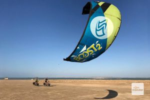 Kitebiking – Eine gute Idee um beim Radeln Kräfte zu sparen (Foto: privat)