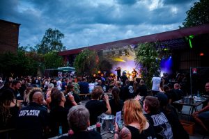 Das Haus so voll wie gerade möglich bei der Vainstream Night - Beer & BBQ (Foto: Benni Meier)