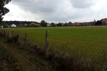 Unter Dach und Fach ist der Ankauf von landwirtschaftlichem Grund und Boden in Wolbeck. Auf einer 8,5 Hektar großen Fläche soll erschwingliches Bauland entstehen. (Foto: Stadt Münster)