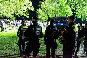 Die Ordnungskräfte waren gut aufgestellt und griffen am Aasee schnell und konsequent durch. (Foto: Thomas Hölscher)