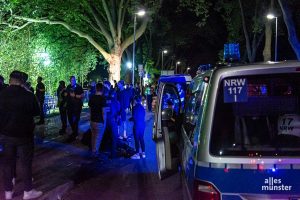 Einzelne Aggressoren wurden von der Polizei festgesetzt. (Foto: Thomas Hölscher)