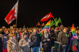 Trotz Kälte demonstrierten rund 300 Menschen friedlich gegen die AfD und Fremdenhass. (Foto: th)