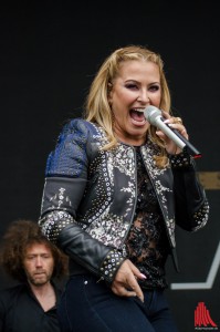 Sängerin Anastacia sang das Münsteraner Publikum warm. (Foto: th)