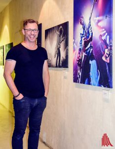 Fotodesigner Markus Hauschuld zeigte einige seiner Arbeiten im Nomad. (Foto: so)