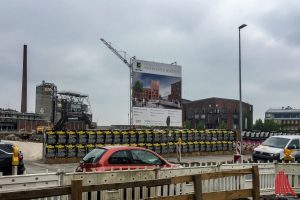 Auch nachdem der Bebauungsplan für das Hafencenter für unzulässig erklärt wurde, wird weiter gebaut. (Foto: Thomas Hölscher)