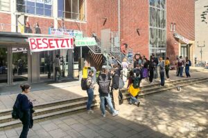 Im Fürstenberghaus ist nach wie vor der Hörsaal durch Anhänger der Bewegung "End Fossil Occupy" besetzt. (Foto: Michael Bührke)