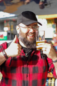 ALLES MÜNSTER Redakteur Michael Wietholt bei der Eröffnung des Bierfestes. (Foto: K. / H. Angenent)