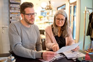 Gregor Herzog (l.) und Mecky Wermeling ärgern sich über das Kopieren und Einstellen ihrer Fotos auf anderen Profilen. (Foto: mb)