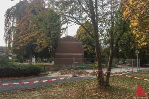 Ob auf diesem Baugrundstück an der Lukaskirche ein Blindgänger im Erdreich liegt, werden die Untersuchungen des Kampfmittelräumdienstes am 2. November ergeben. (Foto: Thomas Hölscher)