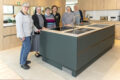 Während des Besuchs im Pelikanhaus (v.l.): Sr. Gisela Maria Manders, Generalrätin Sr. M. Angelique Keukens, Generalassistentin Sr. Susanne Kamperdick, Dr. Martina Klein, Sr. Maria Voß und Sabine Lauel. (Foto: Alexianer)