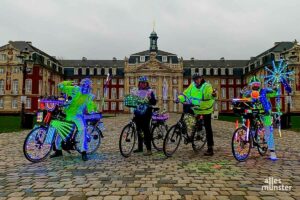 Die Truppe vor dem Schloss. (Foto: Bastian E.)