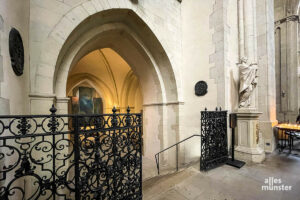 Nach der Veröffentlichung der Studie zum sexuellen Missbrauch im Bistum Münster die Bischofsgruft im Dom zeitweise geschlossen worden, seit dem Herbst ist die wieder für die Öffentlichkeit zugänglich. (Foto: Thomas Hölscher)