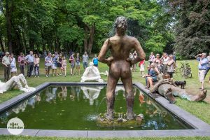 „Sketch for a Fountain“ der amerikanischen Künstlerin Nicole Eisenman war eins der beliebtesten Exponate der Skulptur Projekte 2017. (Archivbild: Thomas Hölscher)