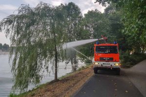 Auch die Feuerwehr war heute am Aasee im Einsatz. (Foto: Marcel Homölle)