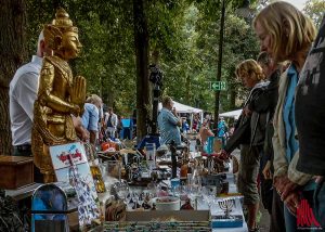 Am Wochenende ist wieder Flohmarkt auf der Promenade. (Foto: Ralf Clausen)