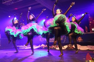 Auch münstersche Akteure wie die Tanzgruppe der Schlossgeister wirkten bei der glamourösen Gala mit. (Foto: je)