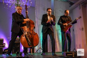 Das Trio "Wildes Holz" spielt in der Friedenskapelle. (Archivbild: Thomas Hölscher)