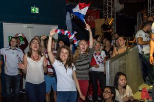 Freude hingegen bei den wenigen Frankreich-Fans. (Foto: th)