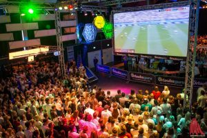 Das Team der Urlaubsguru-Hafenarena freut sich auf ein volles Haus. (Foto: Thomas Hölscher)