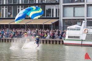 Fallschirmspringer des FSC Münster. (Foto: cabe)