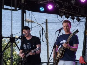 Beatle-Mania auf dem Hafenfest mit The Basement Beat. (Foto: al)