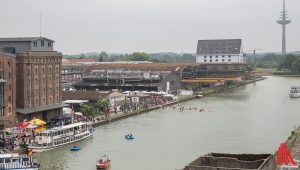 Diesen Anblick auf das Hafenfest wird es in diesem Jahr nicht geben. Ein großer Teil des Festes wird sich auf der anderen Seite des Hafenbeckens abspielen. (Foto: cabe)