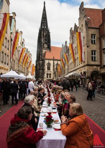 Die lange Tafel in Münsters "Guter Stube". (Foto: sg)