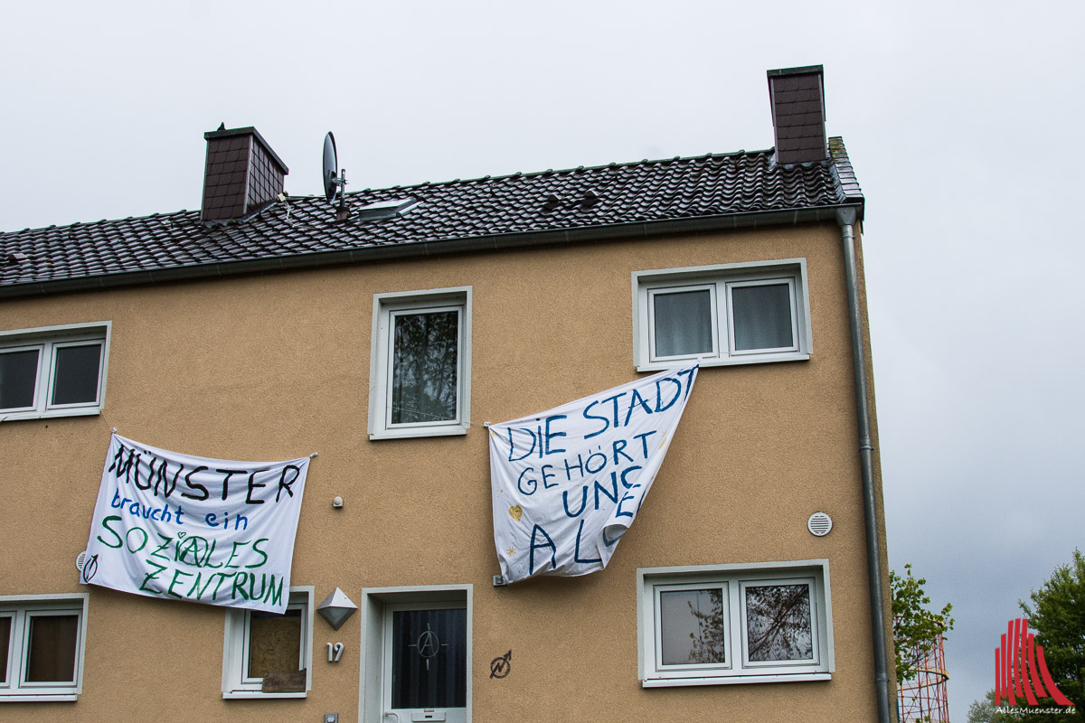 Die BImA will die beiden besetzen Häuser am Köhlweg räumen lassen. (Foto: th)