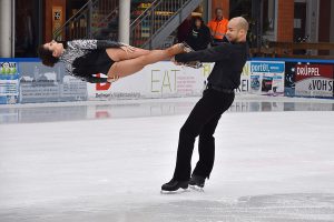 Bei einem Pressetermin zeigten die Läufer von "Holiday on Ice" vorab, was die Gäste bei der Show erwartet. (Foto: Halle Münsterland)