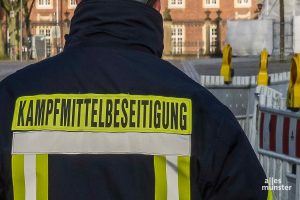 Kampfmittelexperten werden am Freitag den Verdachtspunkt auf Blindgänger untersuchen. (Archivbild: Hölscher)