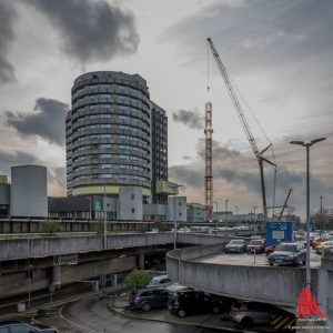 Das äußere Erscheinungsbild der Bettentürme wird mit der Erneuerung der Fassade aufpoliert, doch auch eine Innensanierung ist längst überfällig. (Archivbild: wf / Weber)