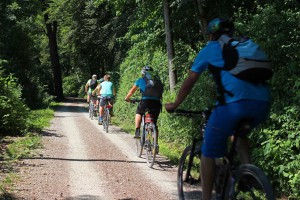 Radeln für Kinder in Not bei der RennFietsen Tour. (Foto: CC0)