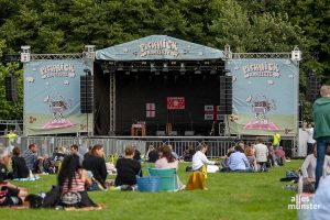 Die Besucher rollten auf der Zoowiese ihre Picknickdecken aus und machten es sich gemütlich. (Foto: Thomas M. Weber)