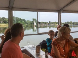 Die Gäste an Bord der Solaris genossen die etwas andere Rundfahrt auf dem Aasee. (Foto: na)