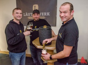 Für (v.l.) Ingo Meister, Marc Pinnekamp und Marcus Vortkamp ging mit dem "Läuterwerk" der Traum einer eigenen Brauerei in Erfüllung. (Foto: th)