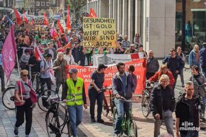 Der Demonstrationszug in der Innenstadt. (Foto: Christian Szepan)