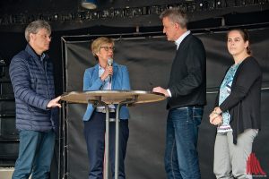 Prof. Michael Quante, Prof. Ute von Lojewski, Norbert Robers und Prof. Angela Schwering (v.l.) während des Podiumsgesprächs. (Foto: mb)