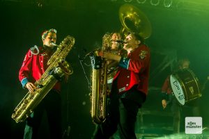 MEUTE hat den Begriff "Techno-Marching-Band" für sich erfunden. (Foto: Thomas Hölscher) 