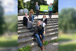 Mitglieder der Arbeitsgruppe setzen sich für die Einführung eines nachhaltigen Mehrwegsystems ein (v.l.): Renate Dölling (DEHOGA), Caroline König (Stadt Münster), Dorothee Jäckering (AWM), Marcus Geßler (Gastronom), Angelika Berning (Studierendenwerk Münster) und Dorothee Wißen (Stadt Münster). (Foto: Stadt Münster)