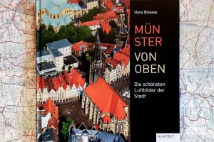 „Münster von oben – Die schönsten Luftbilder der Stadt“ von Hans Blossey. (Foto: Michael Wietholt)