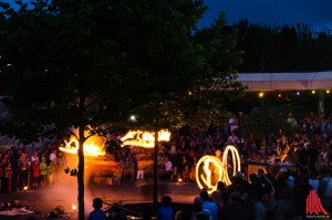 Spektakuläre Feuershow zum Abschluss der Nacht im Zoo. (Foto: th)