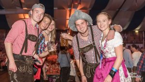 Wenn hamel viele Kalinen und Seegers mit dieser Bayernkowe durch die Bendine böschen, dann ist auch in Münster Oktoberfest. (Foto: Thomas M. Weber)