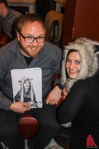 Livezeichner Kurt hat bei der Show Lise Lotte gemalt, die für den Club Charlotte wirbt. (Foto: bk)