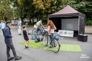 Wer beim Fahrradkino Filme sehen wollte, musste per Pedale die dafür nötige Energie erzeugen. (Foto: Thomas Hölscher)