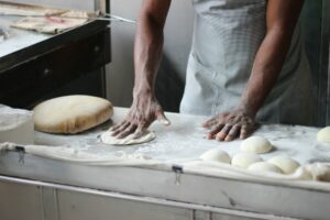 Lohn-Plus in den Bäckereien: Beschäftigte im Bäckerhandwerk bekommen ab sofort mehr Geld. (Symbolbild: Vaibhav Jadhav)