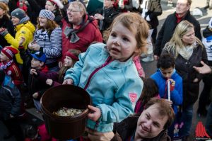 Familien mit kleinen Kids sollen beim Rosenmontagszug nicht zu kurz kommen. (Archivbild: th)