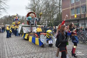 Am Rosenmontag haben die Närrinnen und Narren auf dem Rosenmontagszug Vorfahrt. (Foto: Tessa-Viola Kloep)