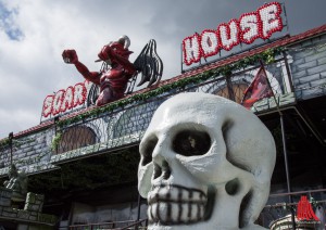 Im "Scary House" haben sich lebendige Zombies einquartiert. (Foto: th)
