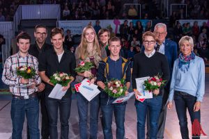 Auch Olympiasiegerin Ingrid Klimke (1.v.r.) unterstützt die Anerkennung Jugendlicher im Ehrenamt. (Foto: th)